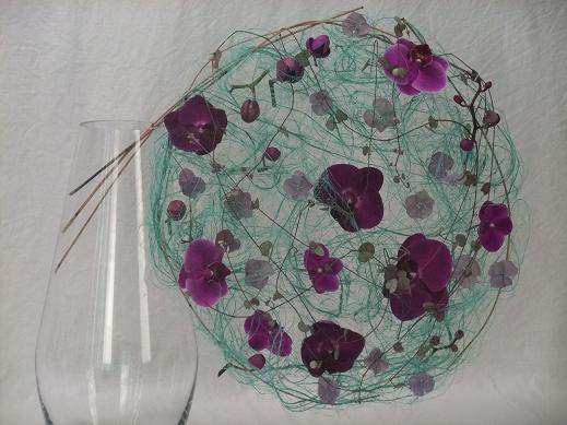 Balance the armature from a glass vase. Balance the armature from a glass vase.