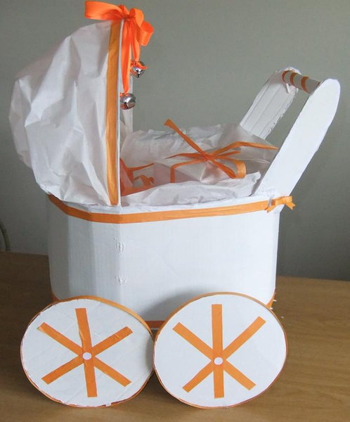 Baby stroller gift packaging for baby shower favours