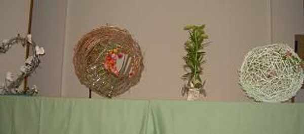 Floral Art Demonstration "2010" by Christine de Beer Floral Art Demonstration "2010" by Christine de Beer