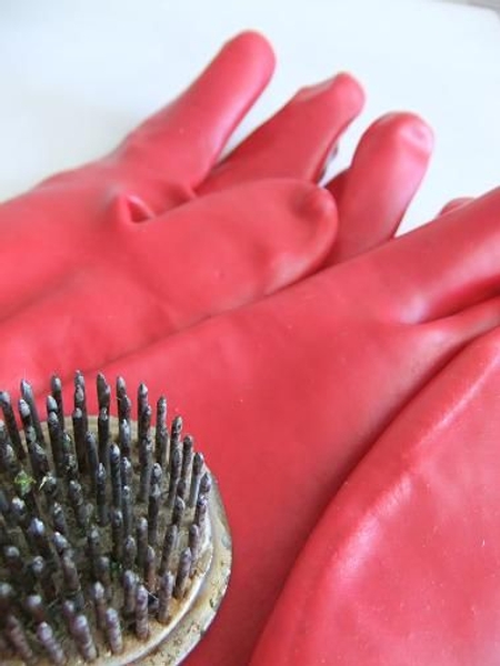 Heavy duty protective gloves and a Kenzan Heavy duty protective gloves and a Kenzan
