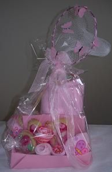 Butterfly net for a baby shower gift box Butterfly net for a baby shower gift box