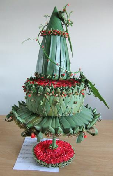 Flax Christmas tree cake made from plant material