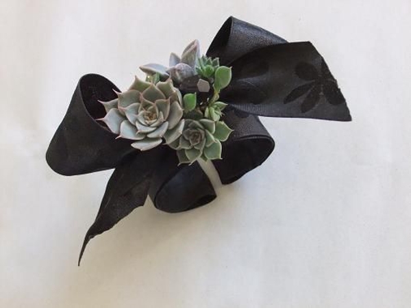 Wrist corsage Wrist corsage