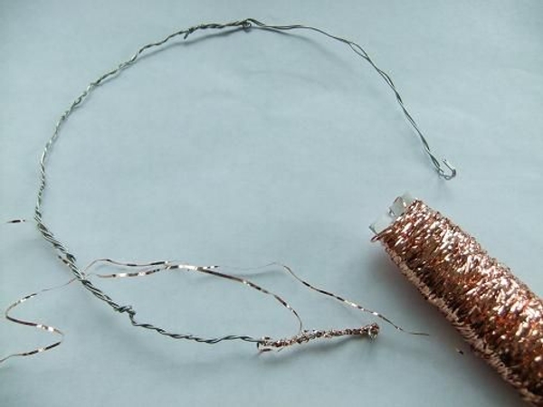 Wire band for the tiara Wire band for the tiara
