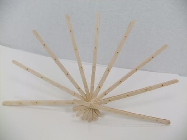 Assemble the woonden slats to fan out Assemble the woonden slats to fan out