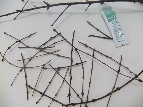 Snip tiny twig sections for the collar Snip tiny twig sections for the collar