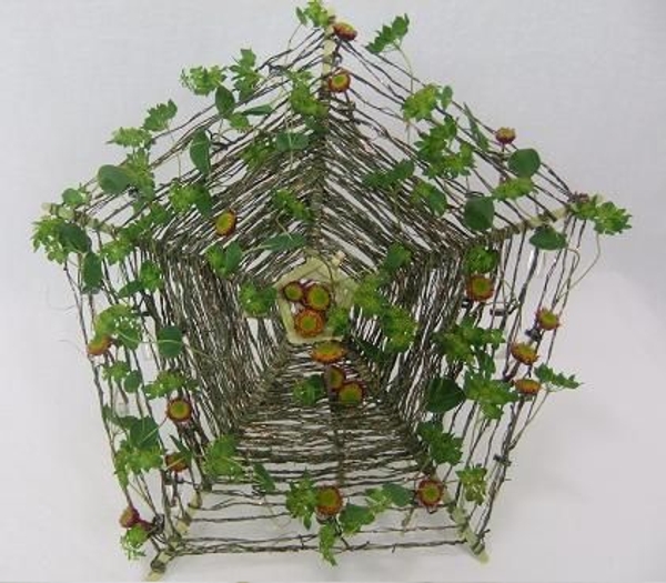 Floral Art design-In an Oriental Manner Floral Art design-In an Oriental Manner