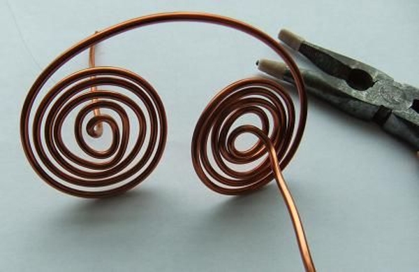 Wire spirals Wire spirals