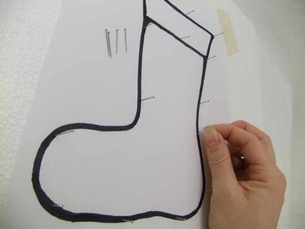 Pin the outline Pin the outline