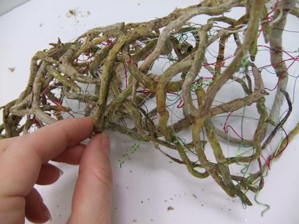 The roots add dimention to the design and keep the puffed out shape The roots add dimention to the design and keep the puffed out shape