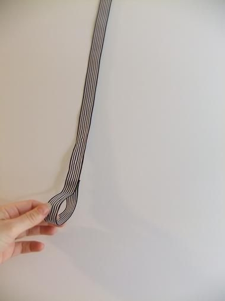Velcro ribbon loop to hang the wreath from Velcro ribbon loop to hang the wreath from