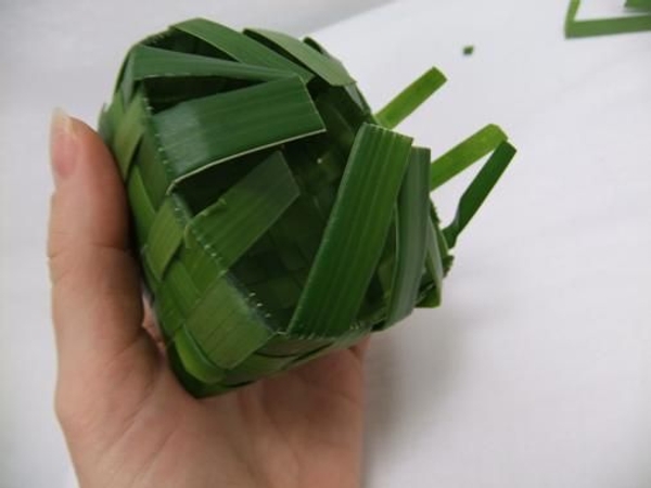 Weave the loose strands back in to the box Weave the loose strands back in to the box