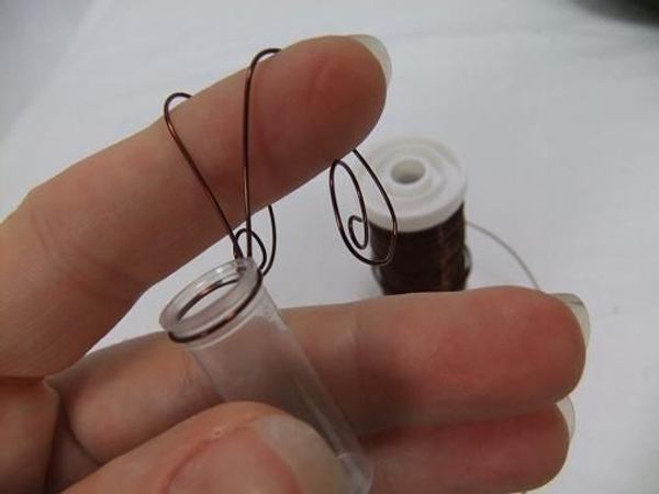 Curl the wire to create feelers Curl the wire to create feelers