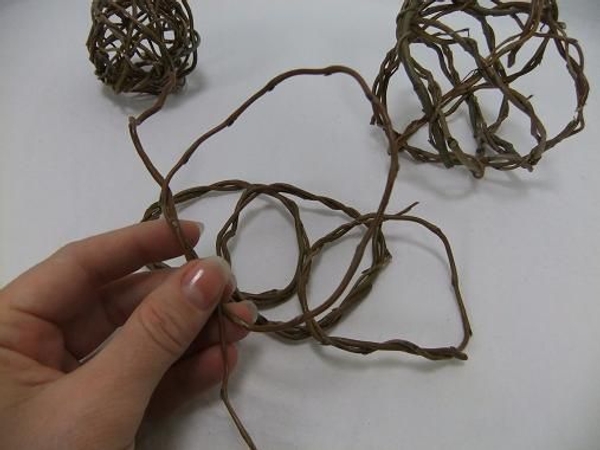I needed three willow spheres for my drop bridal design I needed three willow spheres for my drop bridal design