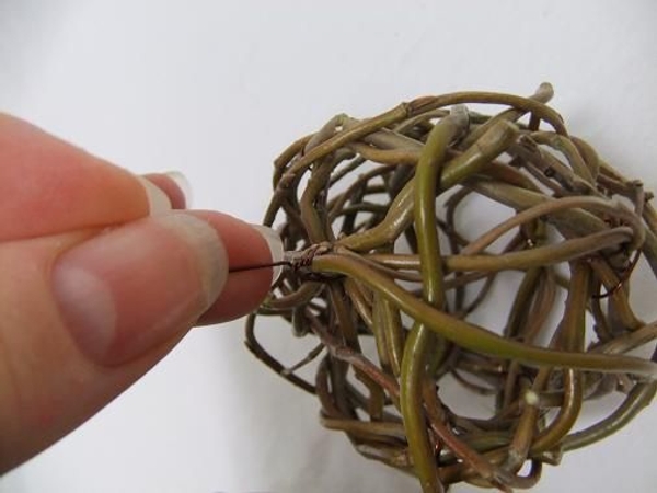 Tighten the brown wire Tighten the brown wire