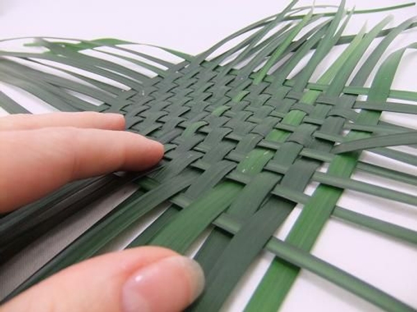 To create a diagonal pattern turn the weave to shape a diamond. To create a diagonal pattern turn the weave to shape a diamond.