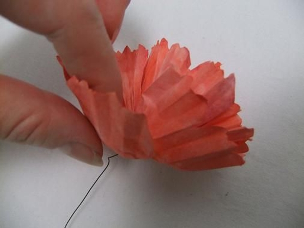 Curve the petals closest to the stem Curve the petals closest to the stem