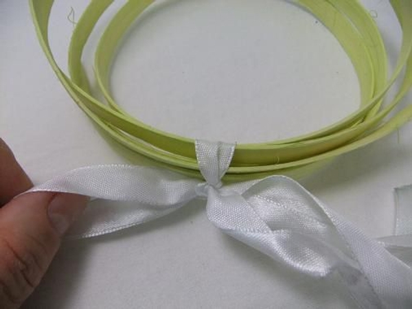 Tie the coil and hang to dry. Tie the coil and hang to dry.