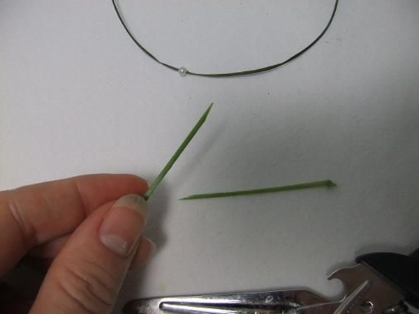 Cut the grass at a sharp angle. Cut the grass at a sharp angle.