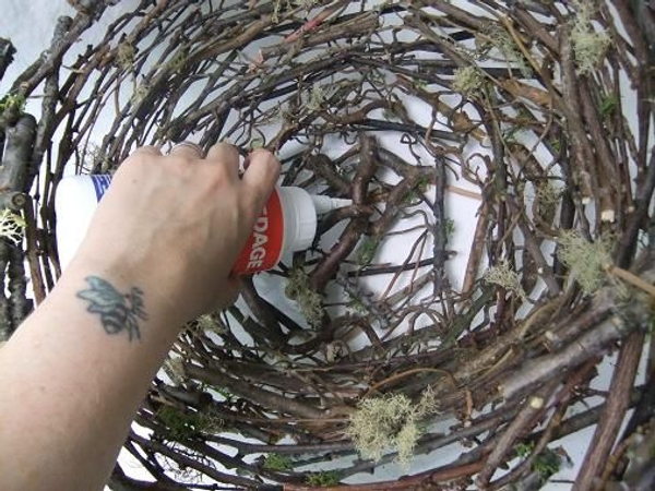 Add more glue to the load bearing twigs. Add more glue to the load bearing twigs.