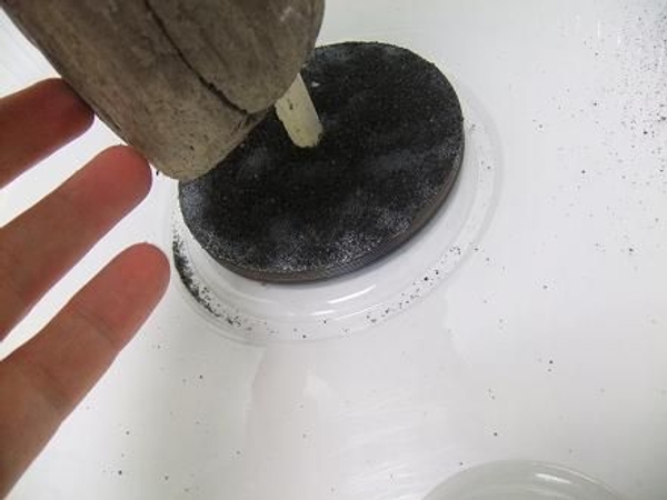 Let the glue dry. Let the glue dry.