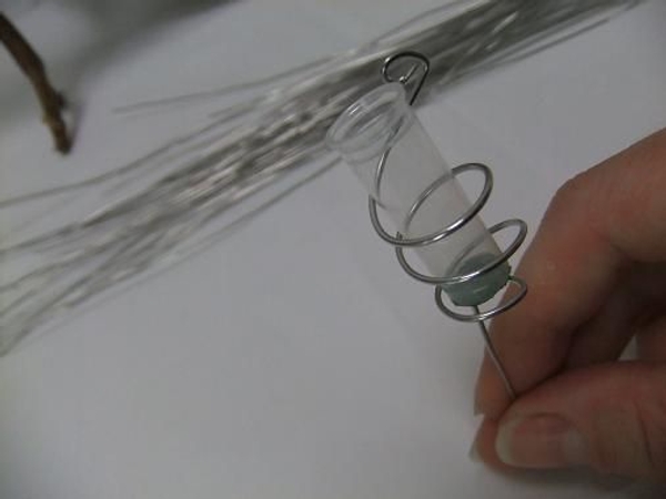 Creating a comfortable spike for the test tube. Creating a comfortable spike for the test tube.