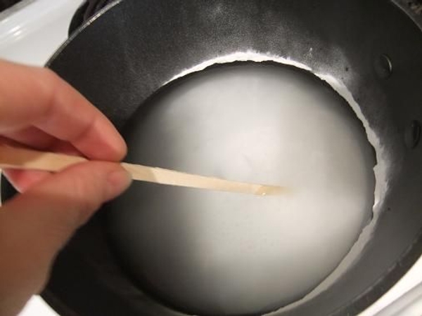 Dissolve the sodium carbonate Dissolve the sodium carbonate