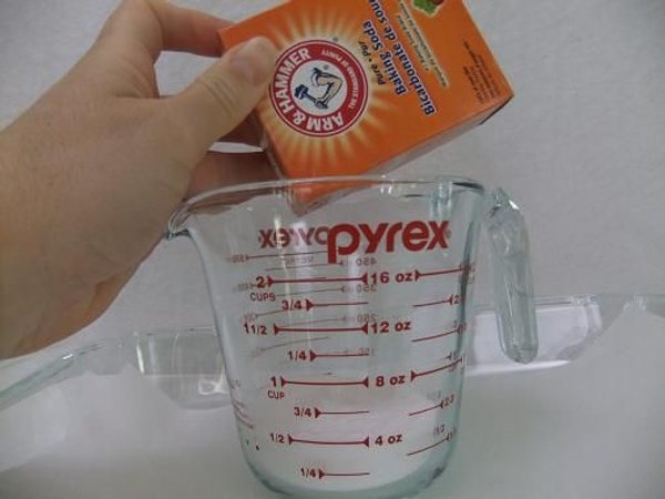 Measure out the baking soda. Measure out the baking soda.