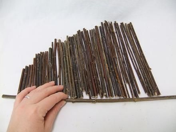 Cut sticks from small to large. Cut sticks from small to large.