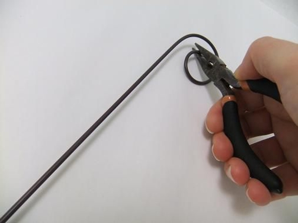 Curl a long wire. Curl a long wire.