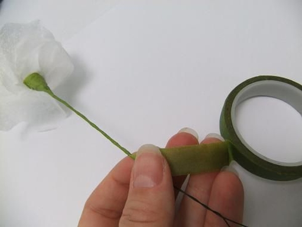 Cover the entire wire to create a long stem Cover the entire wire to create a long stem