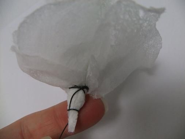 Secure the petals with wire Secure the petals with wire
