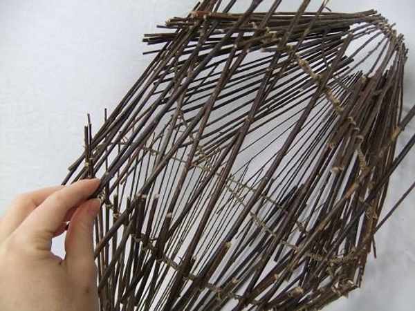 Carefully stack the twigs Carefully stack the twigs