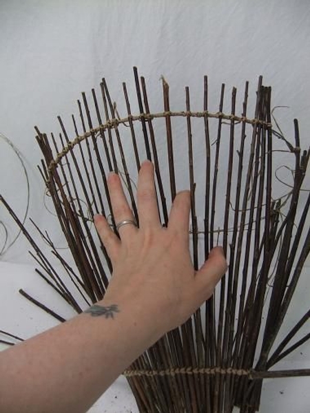 As you move around the wire circle cover any exposed wire with paper wire As you move around the wire circle cover any exposed wire with paper wire