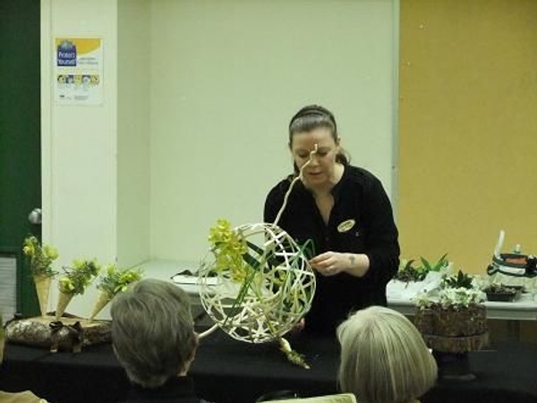 Weaving in ripped leaves. Weaving in ripped leaves.