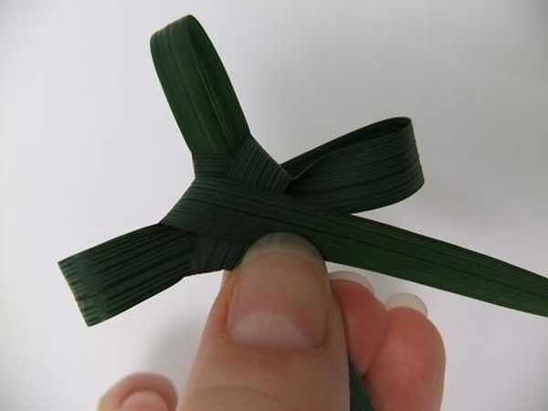 Cross the blade of grass Cross the blade of grass