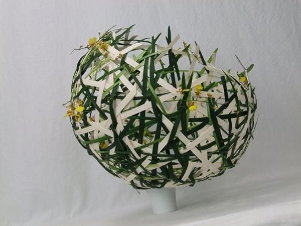 Set the sphere on a container to give it height. Set the sphere on a container to give it height.