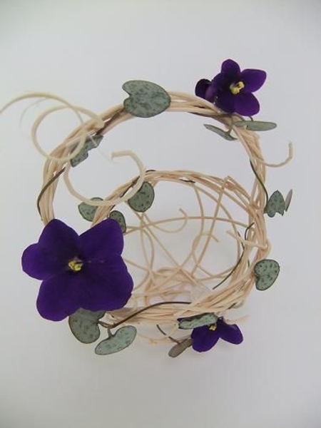 Weave and curl the rattan and vine Weave and curl the rattan and vine