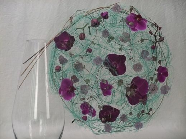 Balance the armature from a glass vase. Balance the armature from a glass vase.