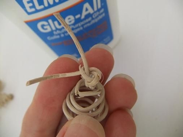 Glue on the head and feelers Glue on the head and feelers