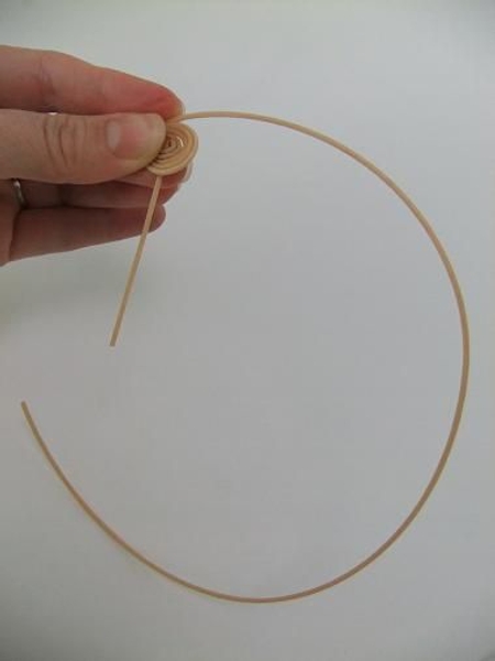 Roll half of the length of rattan Roll half of the length of rattan