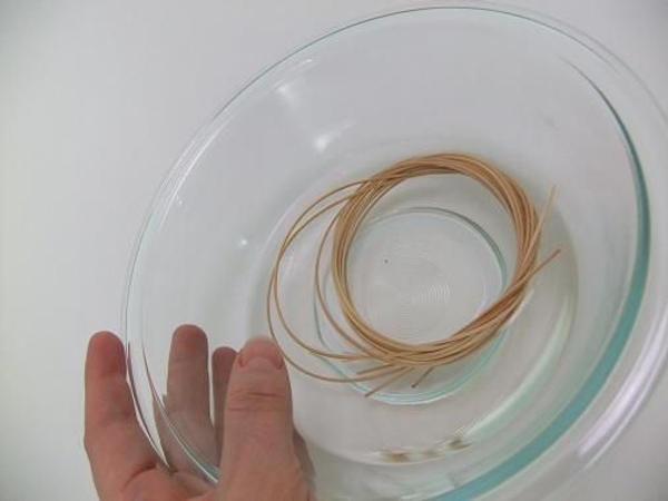Soak the rattan in warm water Soak the rattan in warm water