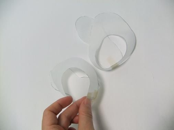 Tape the upper to the sole Tape the upper to the sole