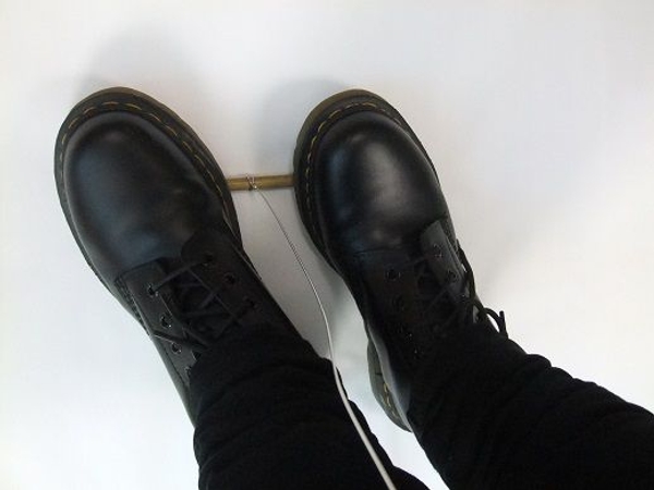 Pull the wire to straighten Pull the wire to straighten