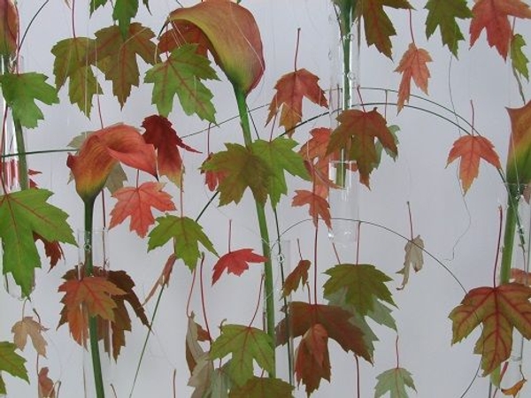 String fall leaves to hang down the design String fall leaves to hang down the design