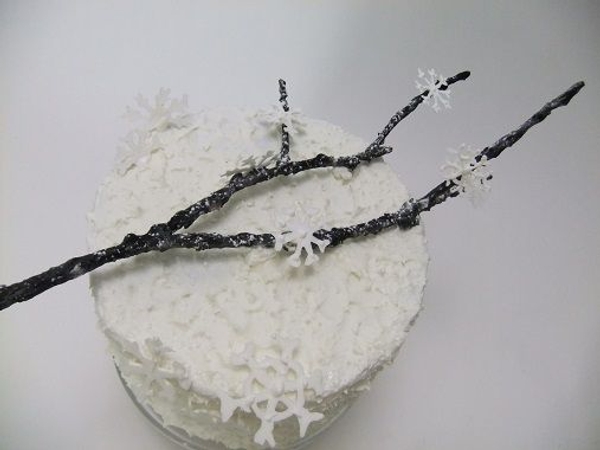 Iced snowflake cake