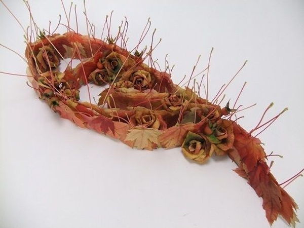 Salmon pink foliage armature.