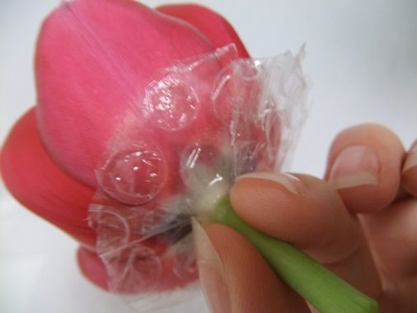 Bubble wrap can be cut to size to make an almost invisible skirt to place underneath flowers to help them float. Bubble wrap can be cut to size to make an almost invisible skirt to place underneath flowers to help them float.
