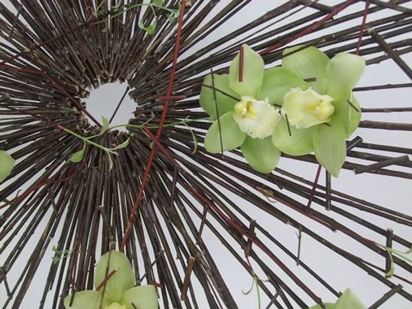 Glue the twigs to create a natural armature Glue the twigs to create a natural armature