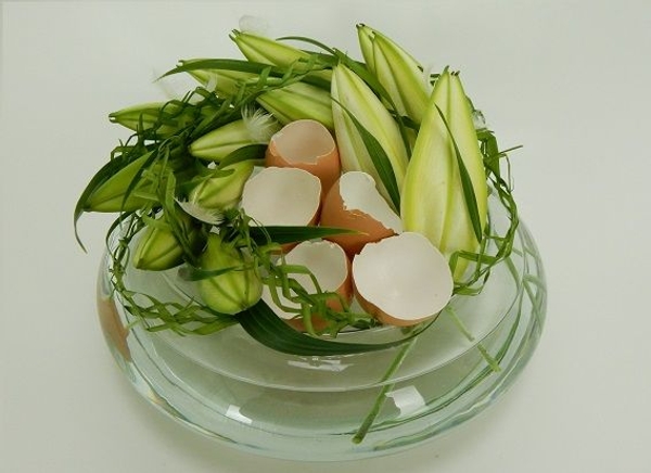 Easter design with lilies and palm. Easter design with lilies and palm.